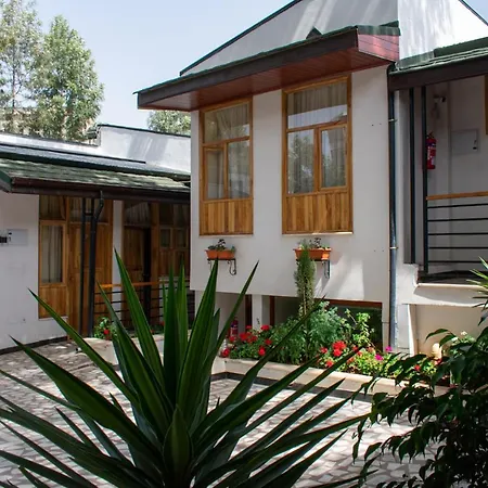 Choice Guest House 2-2